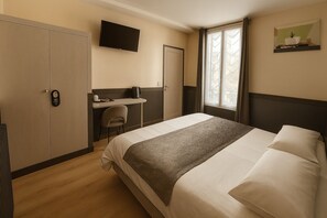 Bureau, fer et planche à repasser, Wi-Fi gratuit, draps fournis