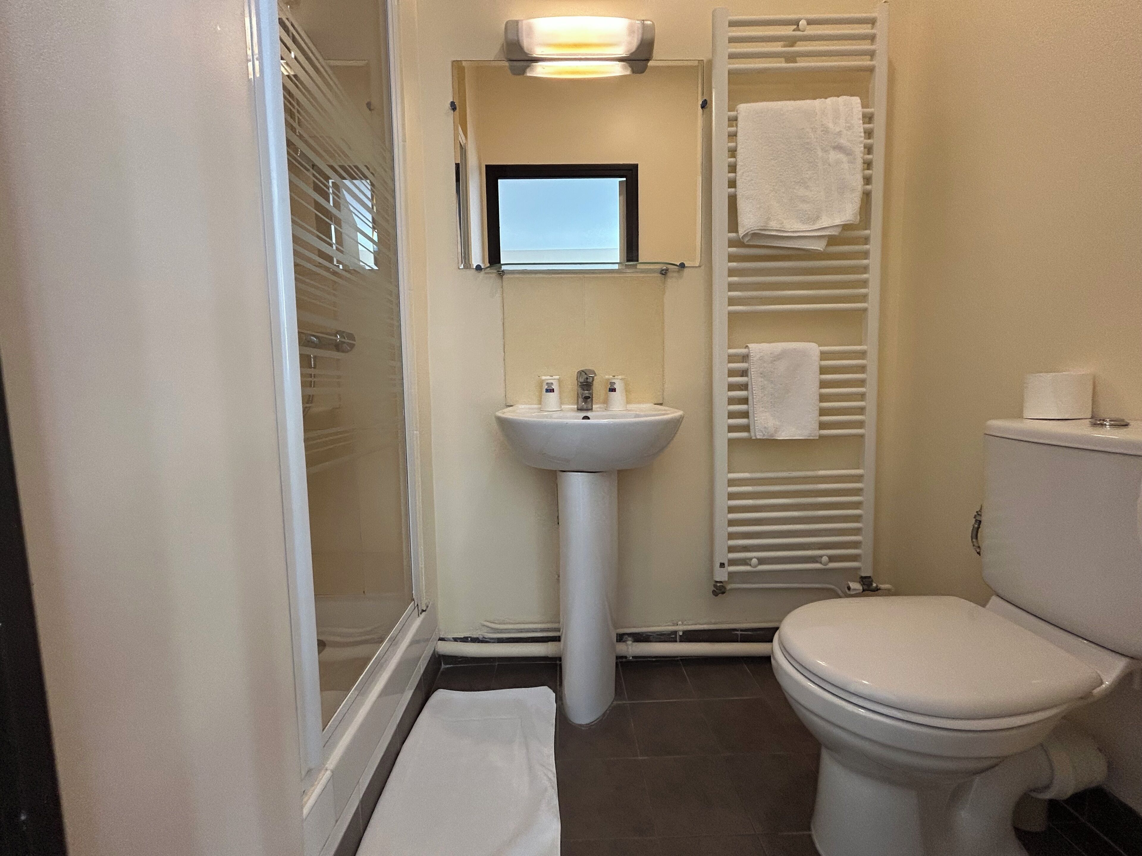 Triple Room | Bathroom | Towels