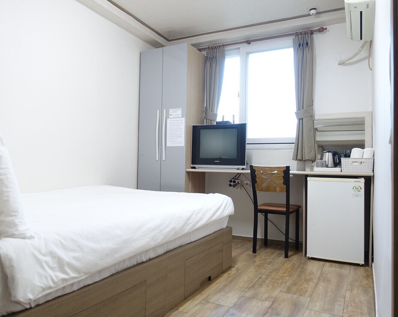 double room | 1 bedroom, blackout curtains, free wifi, bed sheets