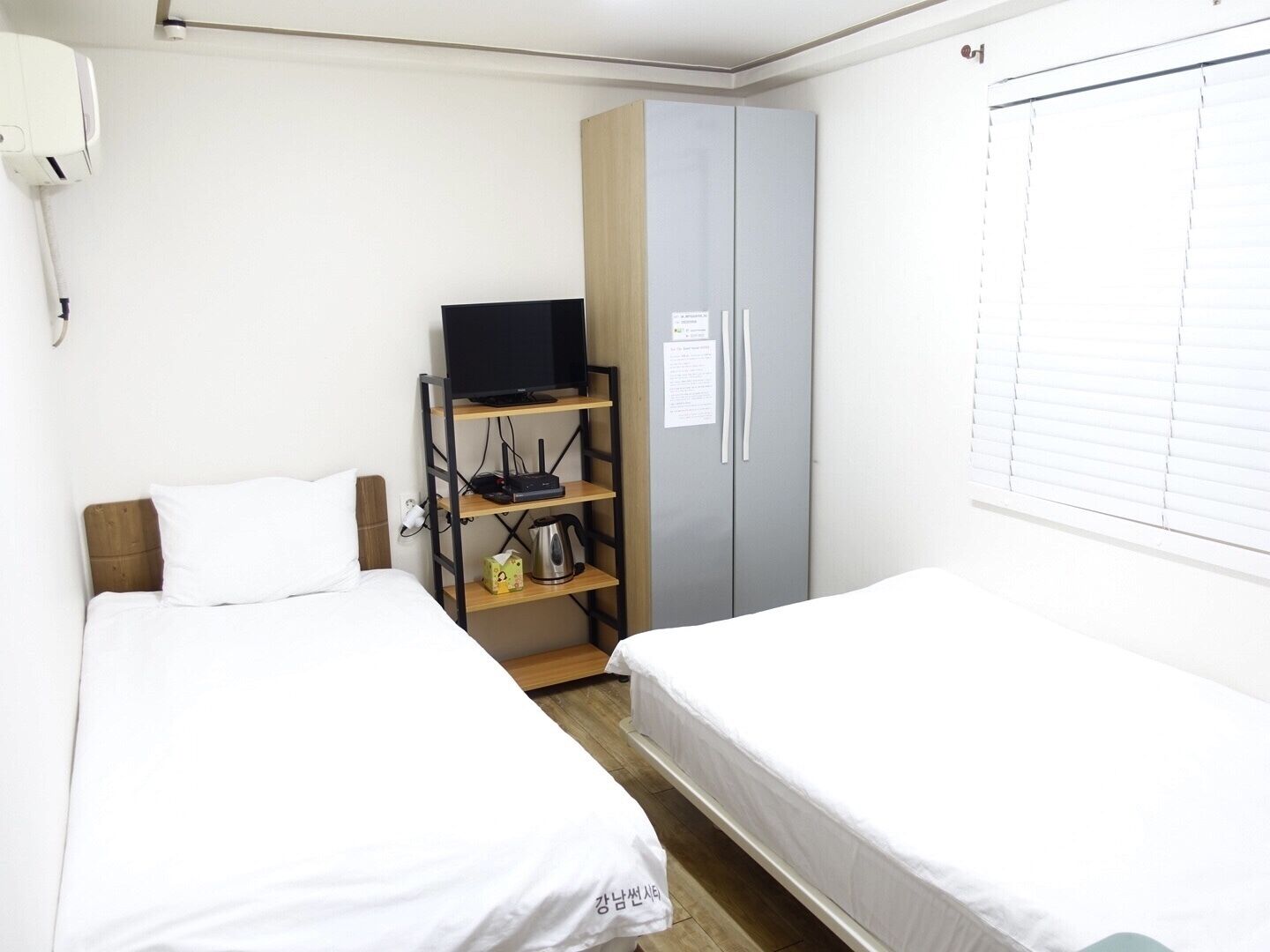 twin room | 1 bedroom, blackout curtains, free wifi, bed sheets
