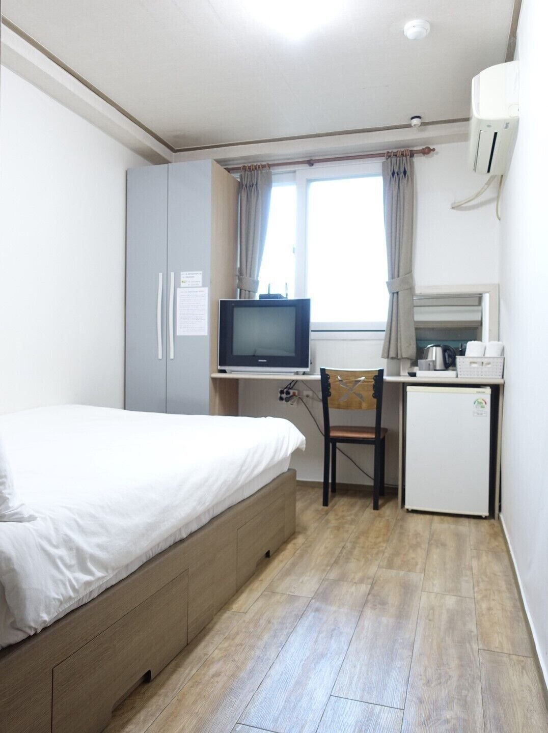 double room | 1 bedroom, blackout curtains, free wifi, bed sheets