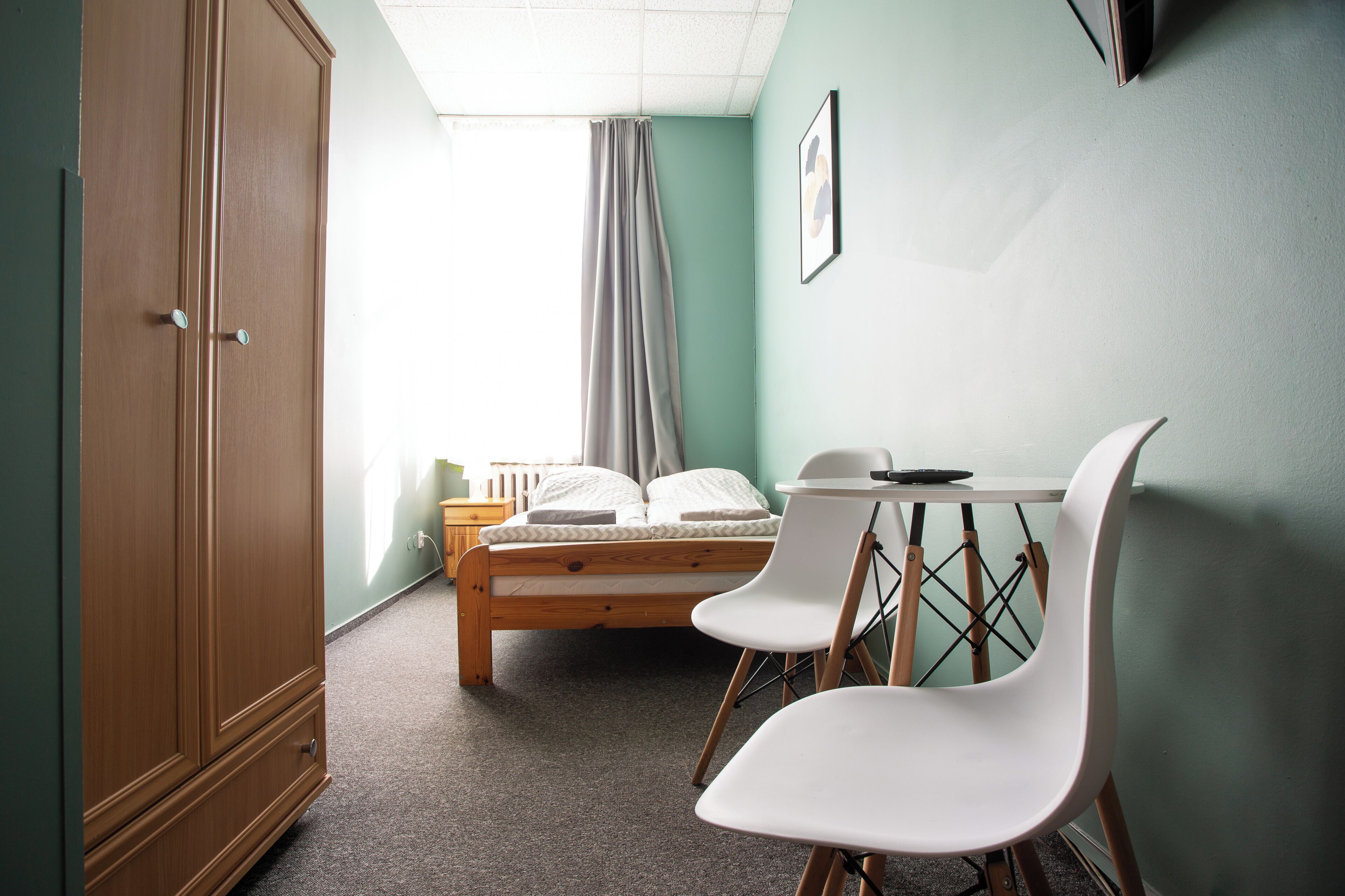 Free cribs/infant beds, free WiFi, bed sheets