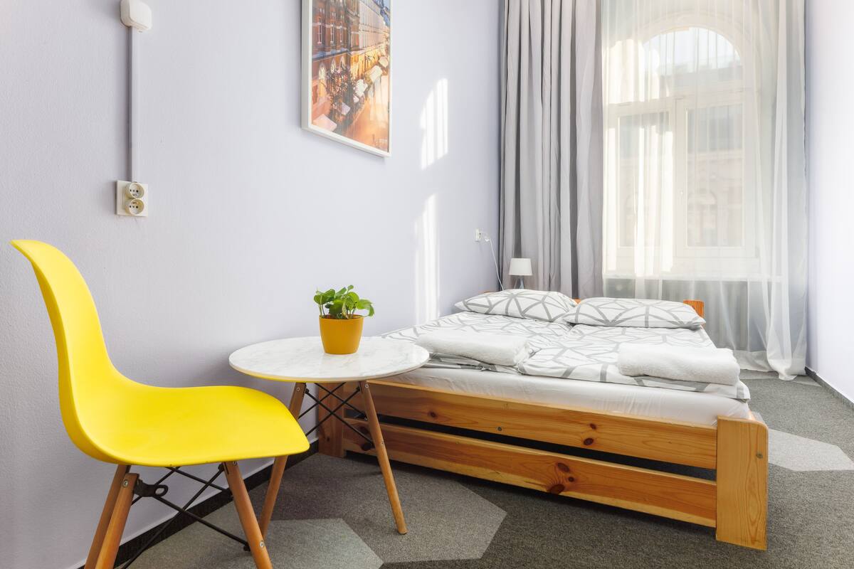 Double Room | Peti besi dalam bilik, Wi-fi percuma, cadar katil 