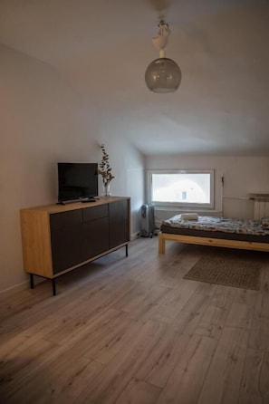 Single Room with Shared Bathroom