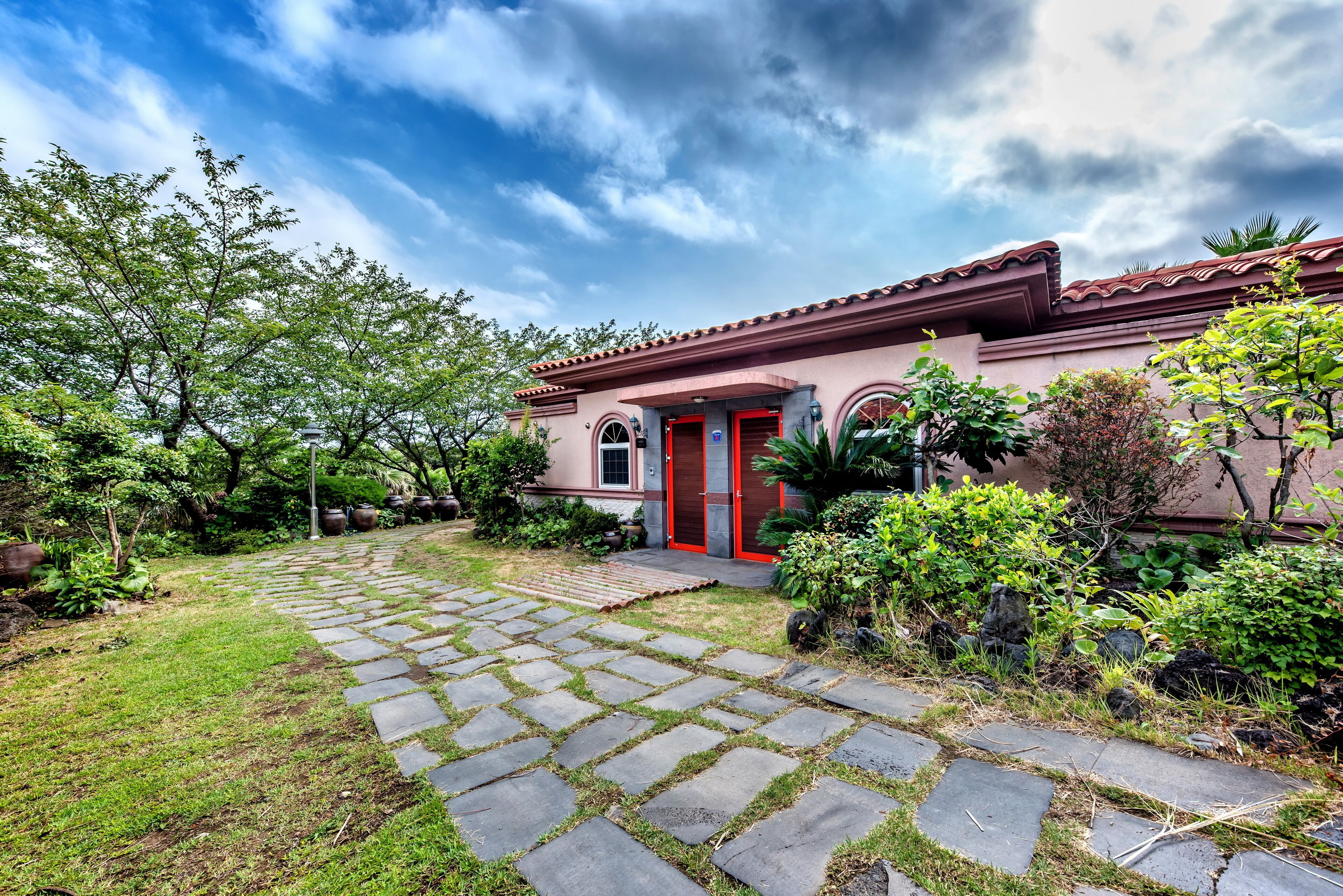 1 bedroom, blackout curtains, soundproofing, free wifi