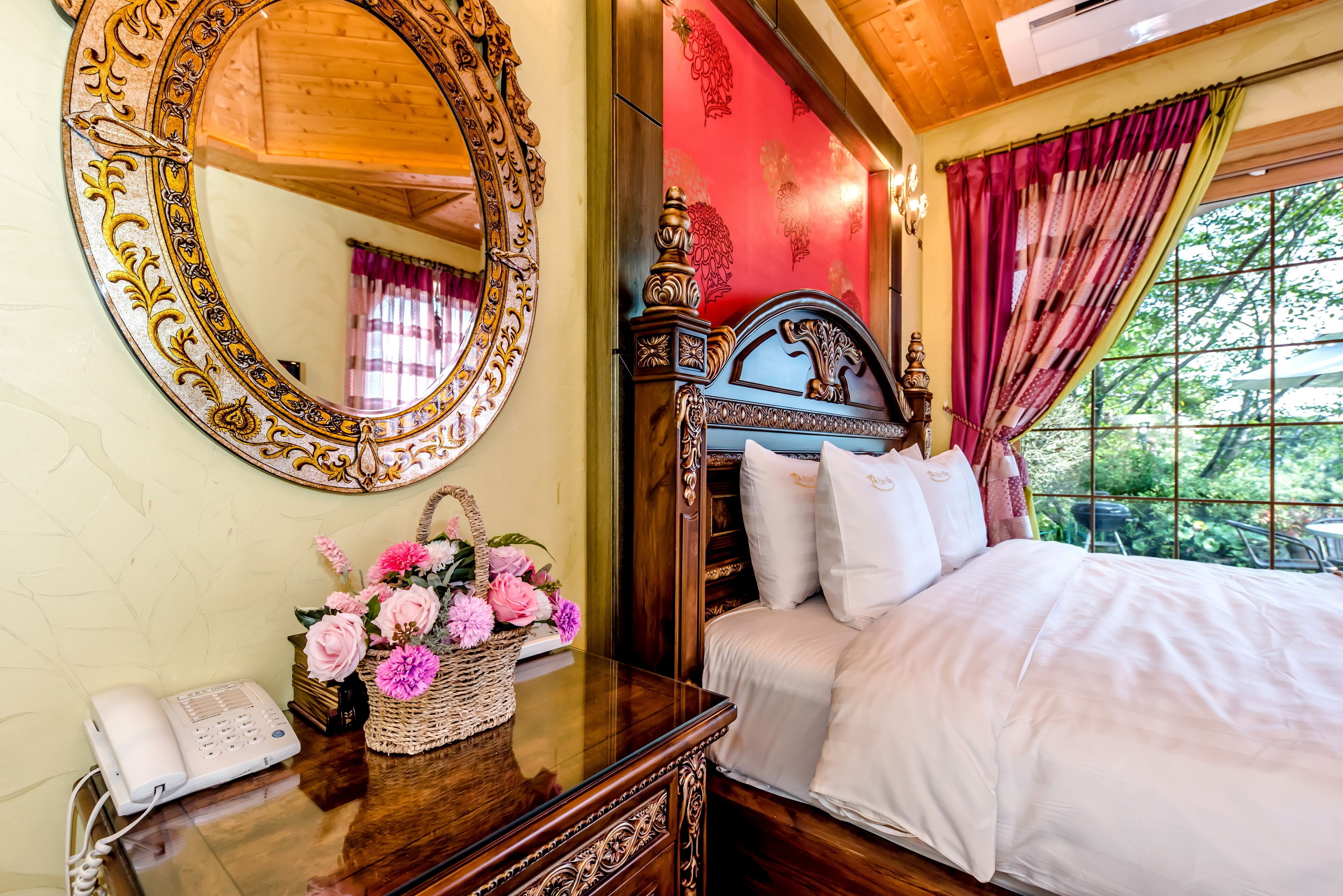 1 bedroom, blackout curtains, soundproofing, free wifi