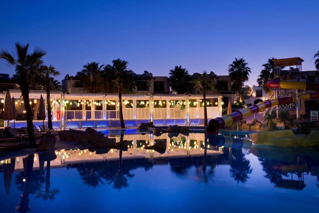2 outdoor pools, pool umbrellas, pool loungers