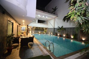 Indoor pool, outdoor pool