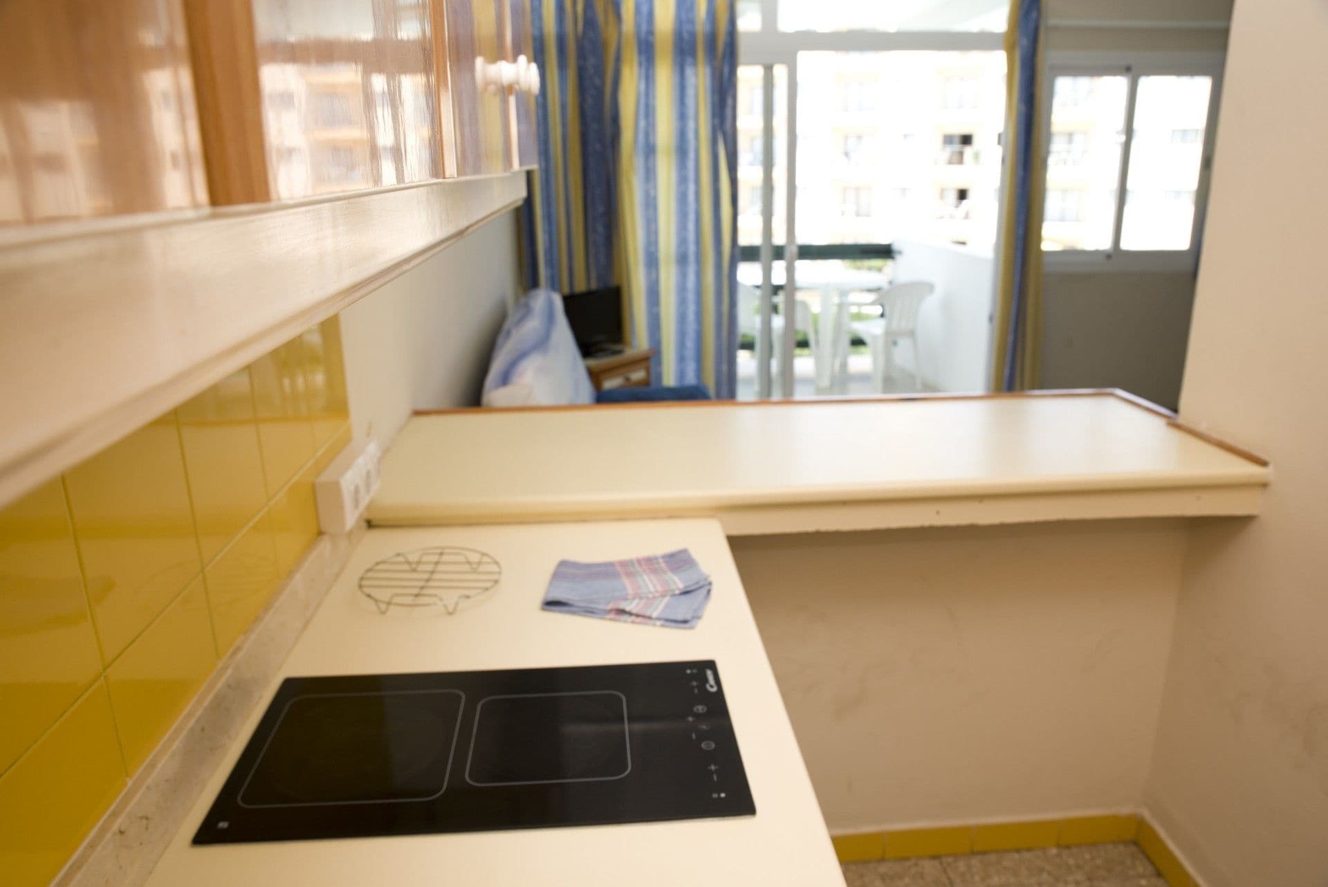 冰箱、炉灶、茶具/咖啡用具、厨具/餐具