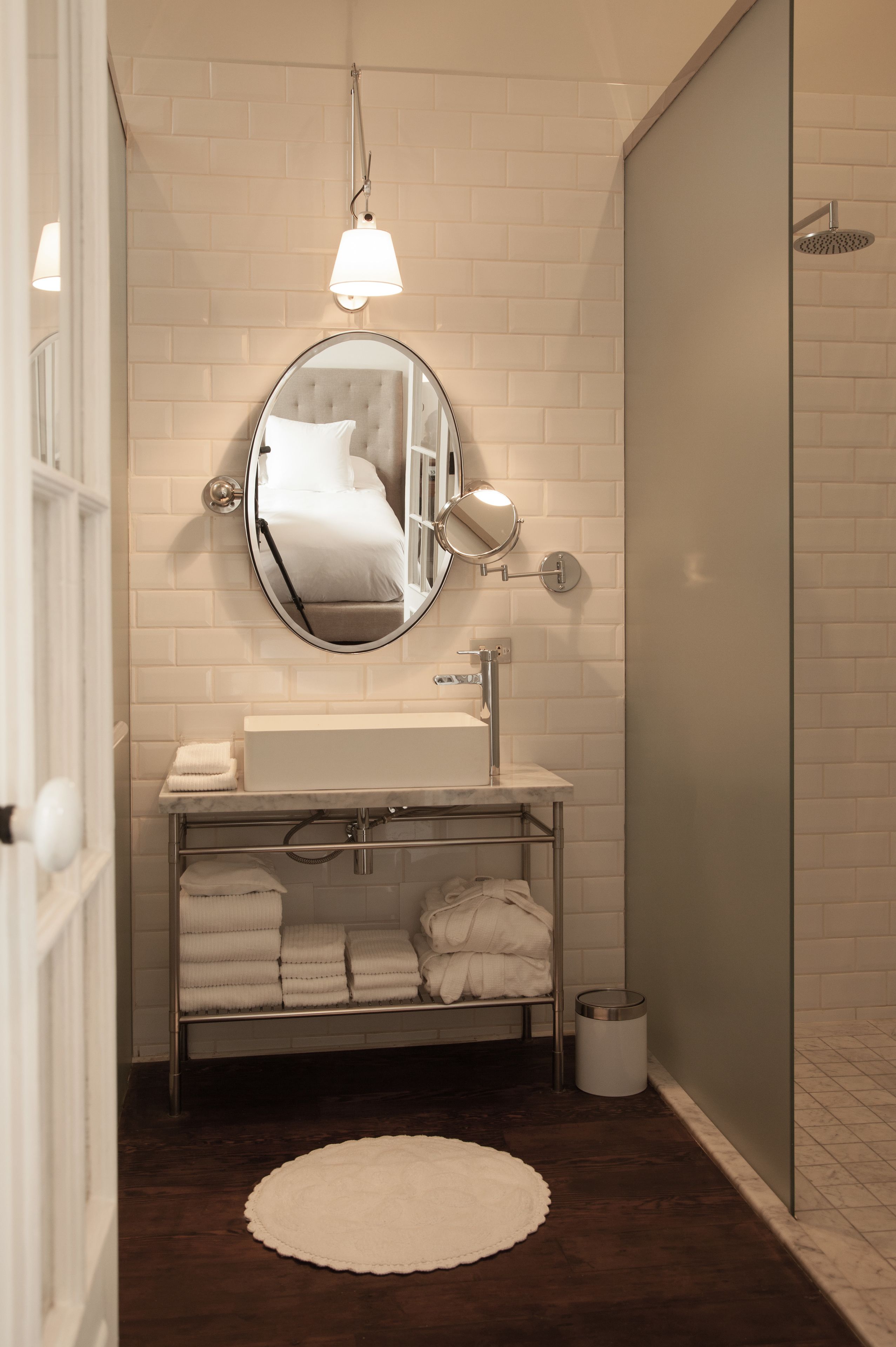 room, 1 queen bed (alcoba) | bathroom | shower, rainfall showerhead, free toiletries, hair dryer