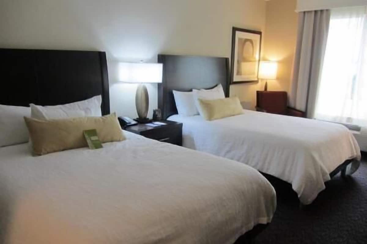 Hypo-allergenic bedding, desk, laptop workspace, free cots/infant beds