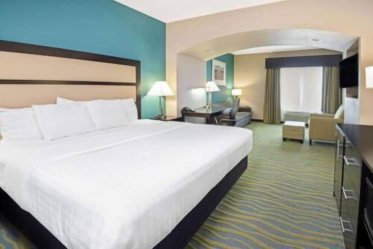 Premium bedding, down comforters, pillowtop beds, desk