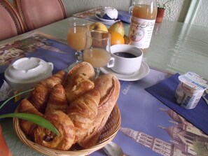 Esmorzar diari d'estil bufet (de pagament)