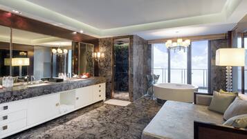 1 bedroom, premium bedding, minibar, in-room safe