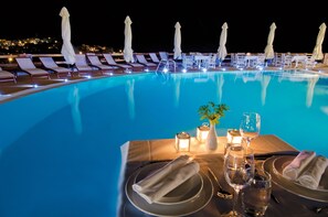 Breakfast and lunch served, Mediterranean cuisine - Aspalathras White Hotel (Folegandros)