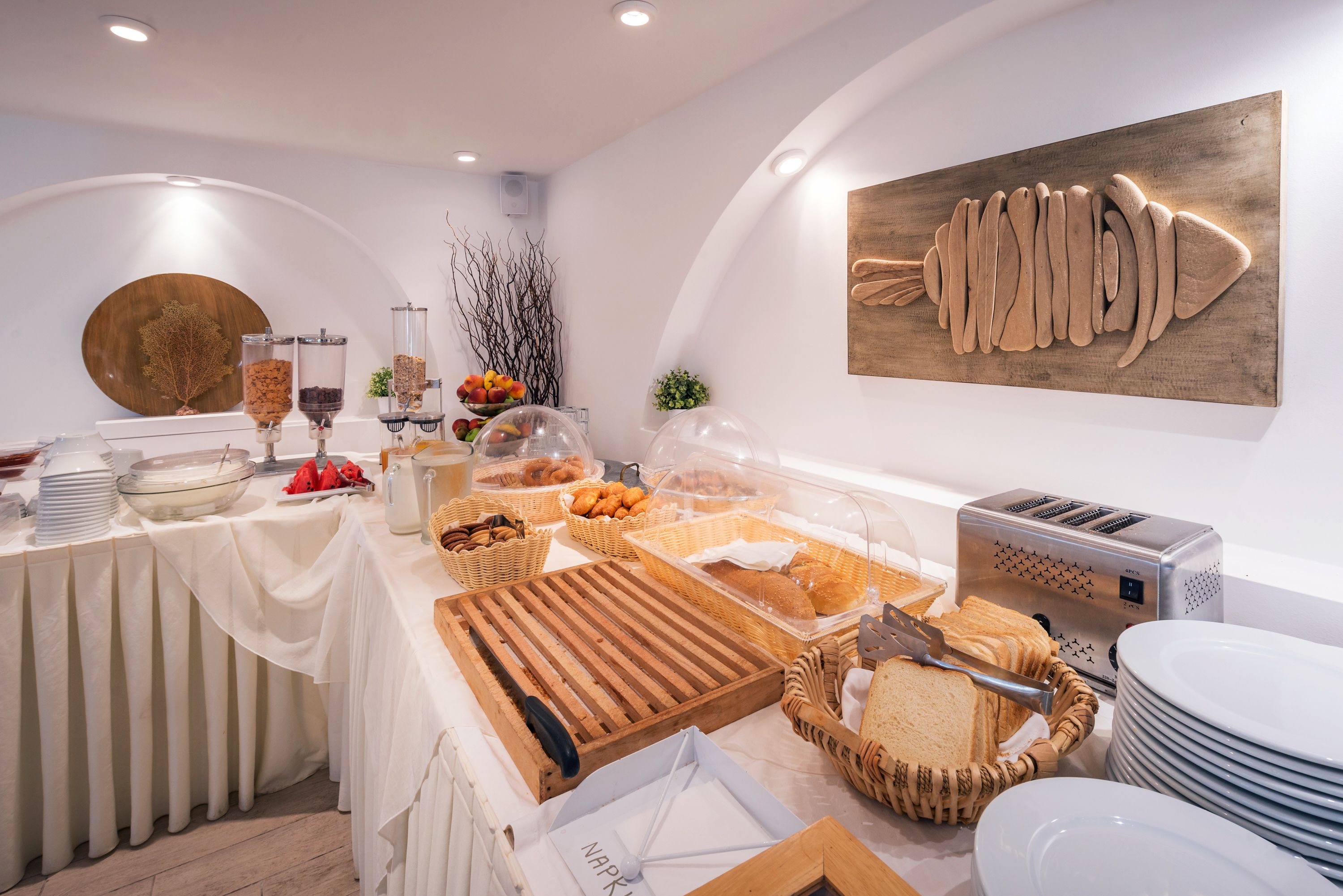 daily full breakfast (eur 10 per person)