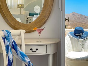 Deluxe Suite, Lanai, Mountain View (Panoramic View) | Premium bedding, in-room safe, individually decorated, soundproofing