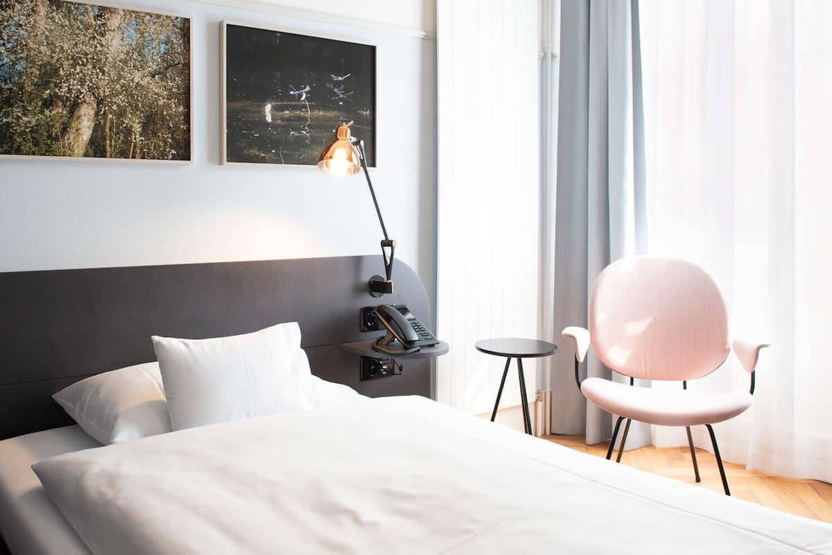 Eenpersoonskamer | 1 slaapkamer, hypoallergeen beddengoed, een kluis op de kamer
