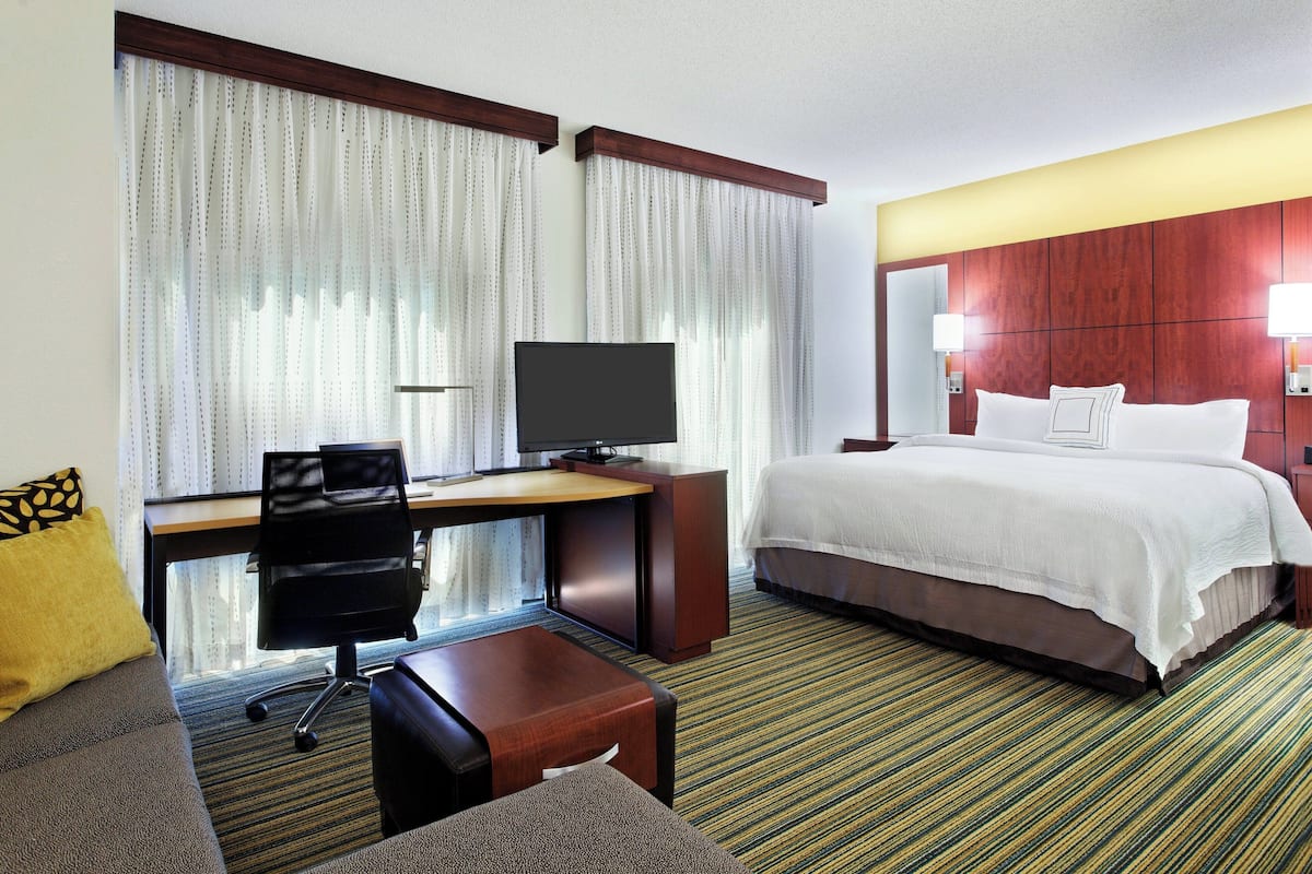 1 bedroom, in-room safe, desk, iron/ironing board