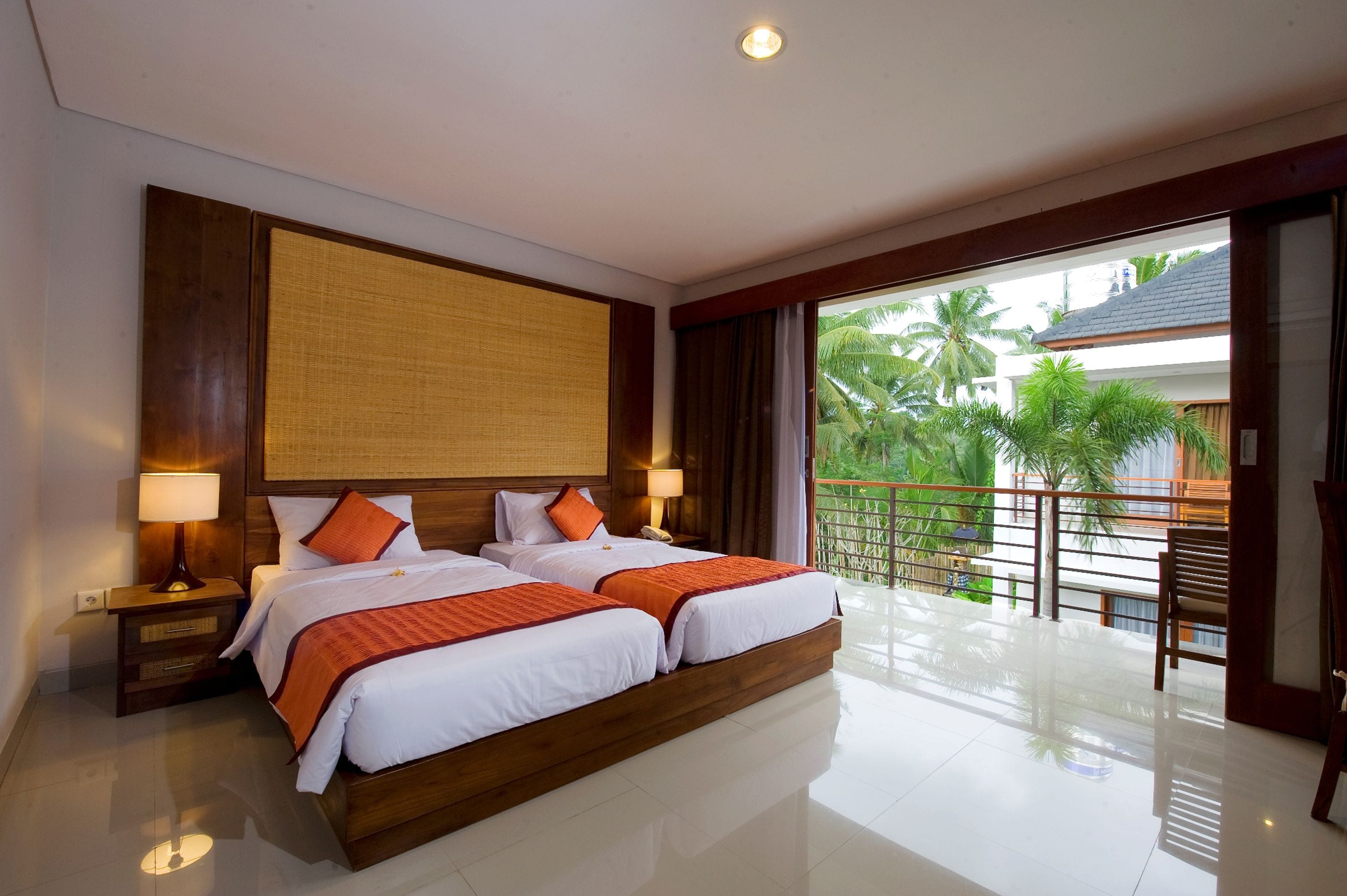 deluxe | 1 bedroom, minibar, in-room safe, desk