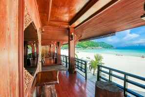 Thai House Villa Beachfront | 1 ห้องนอน, มินิบาร์, ตู้นิรภัยในห้องพัก, โต๊ะทำงาน