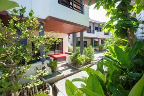 Deluxe Double or Twin Room, 1 Bedroom | 1 soverom, minibar, safe på rommet og skrivebord