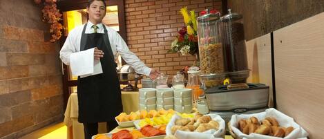 Se sirven desayunos, almuerzos, cenas y cocina internacional