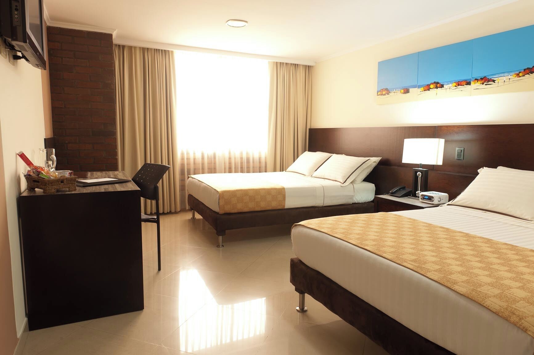 Minibar dan Wi-Fi gratis