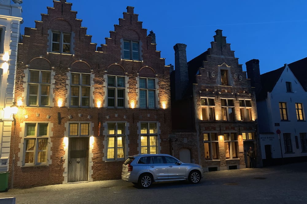 1669 Bed & Breakfast