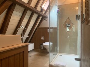 Deluxe Double or Twin Room, City View | Bathroom - 1669 Bed & Breakfast (Bruges)