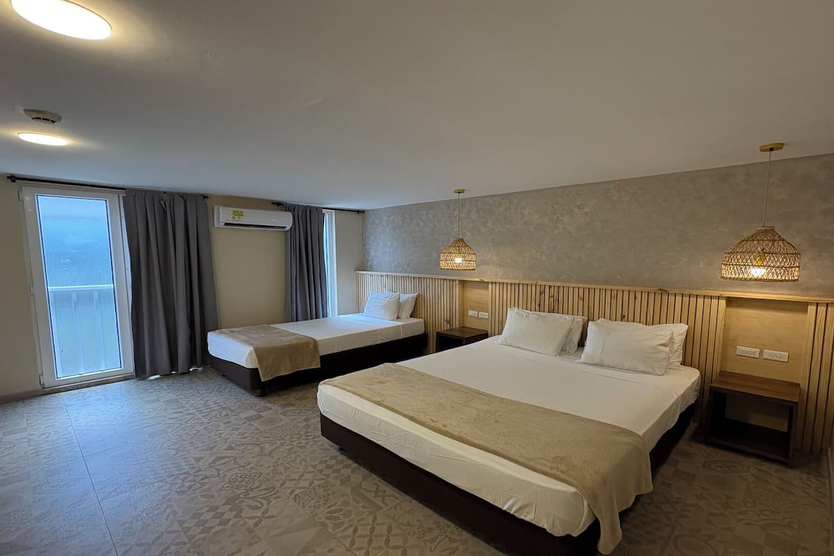 Superior Triple Room | Bed sheets