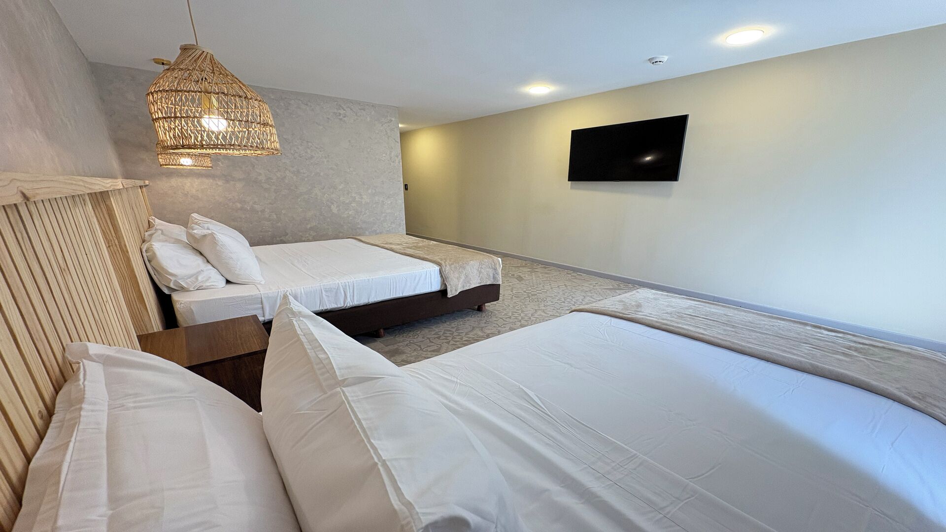 Superior Quadruple Room | Bed sheets