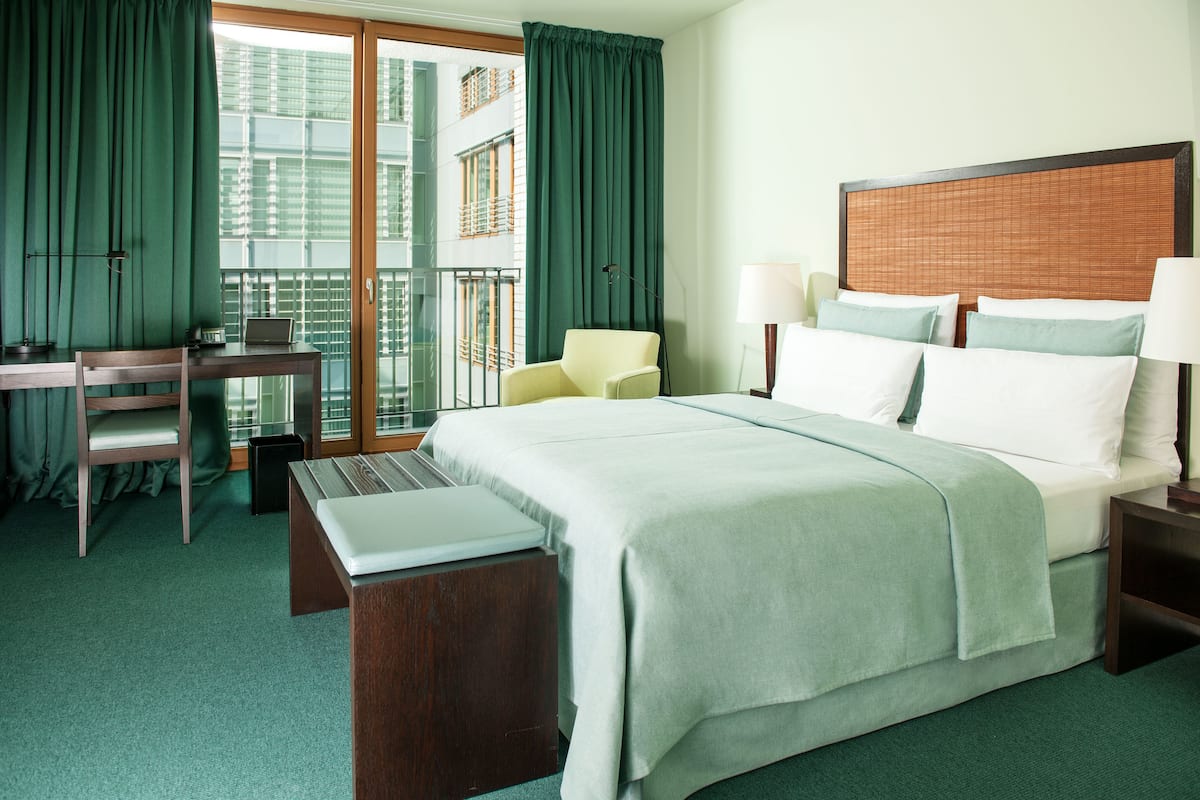 1 bedroom, premium bedding, down duvets, in-room safe