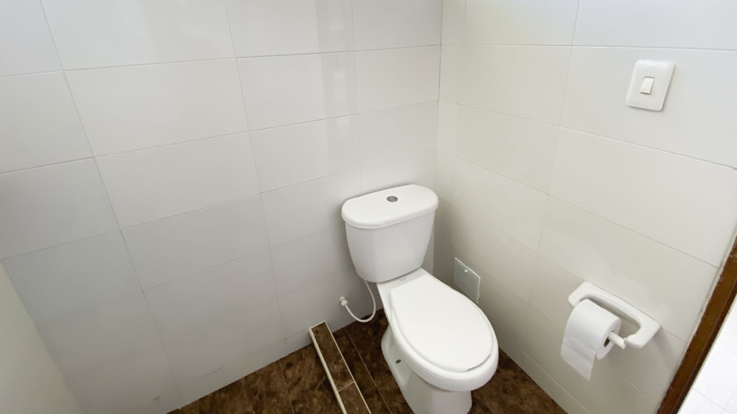 standard double room | bathroom | towels, toilet paper