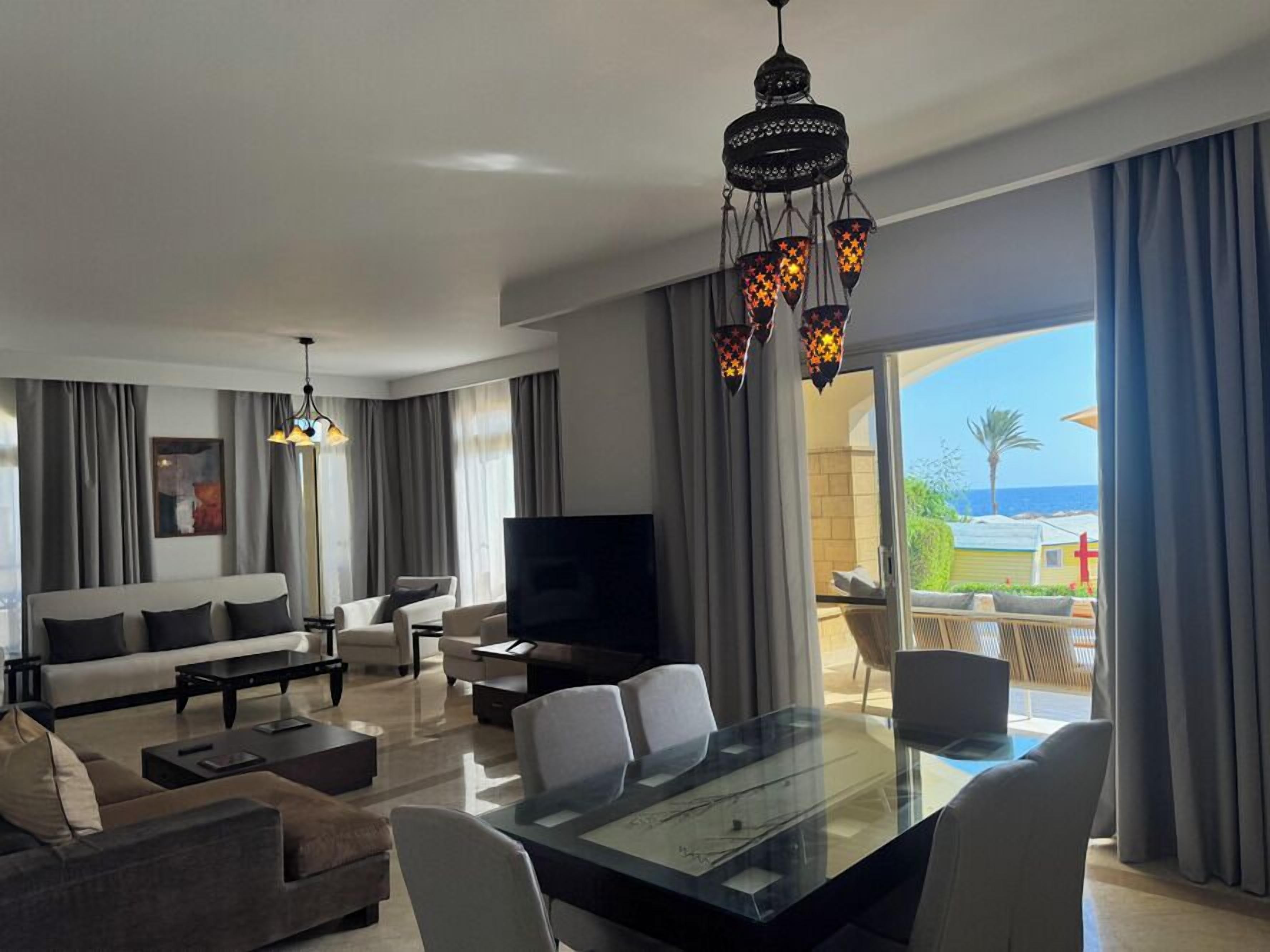 Villa | Área de sala de estar | Televisión 