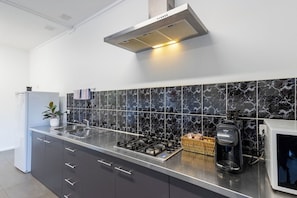 Private kitchen - The Grampians Motel & The Views Restaurant (Halls Gap)