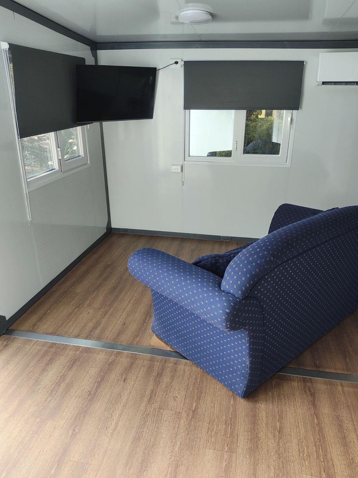 2 bedroom mount william cabin | living room | 32-inch lcd tv with digital channels, tv