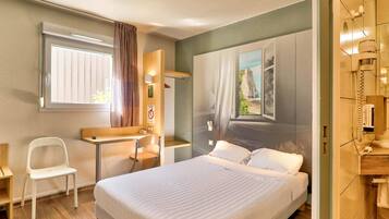 Double Room, Accessible, Non Smoking | Desk, soundproofing, free WiFi, bed sheets