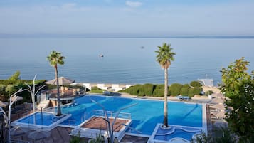 Private beach, sun loungers, beach umbrellas, beach towels