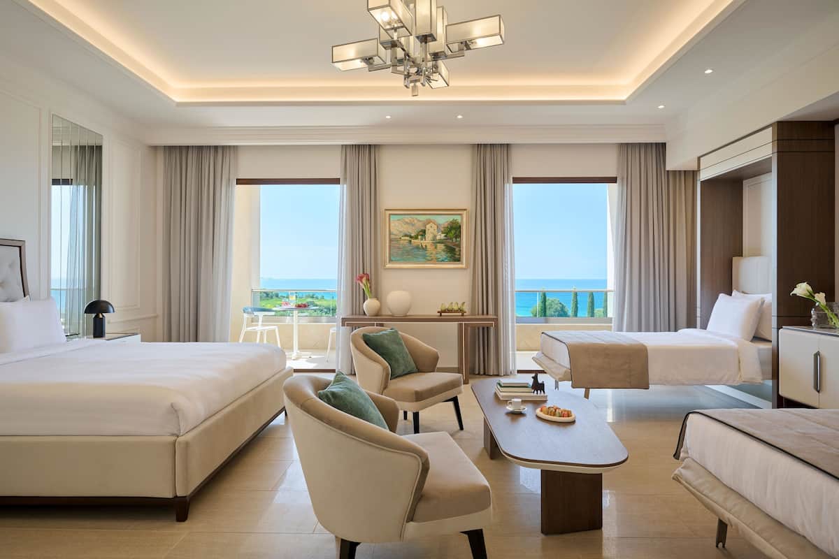 Suíte estúdio superior | Camas com colchões de espuma com sistema de memória, frigobar