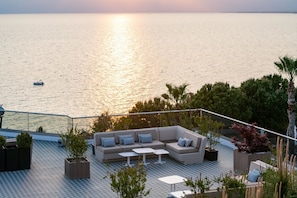 Terrace/patio - Pomegranate Wellness Spa Hotel (Nea Propontida)