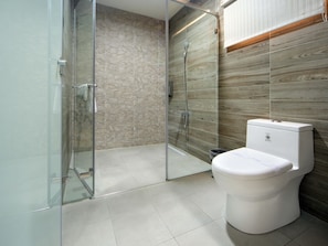 Chambre Supérieure | Douche de la salle de bain