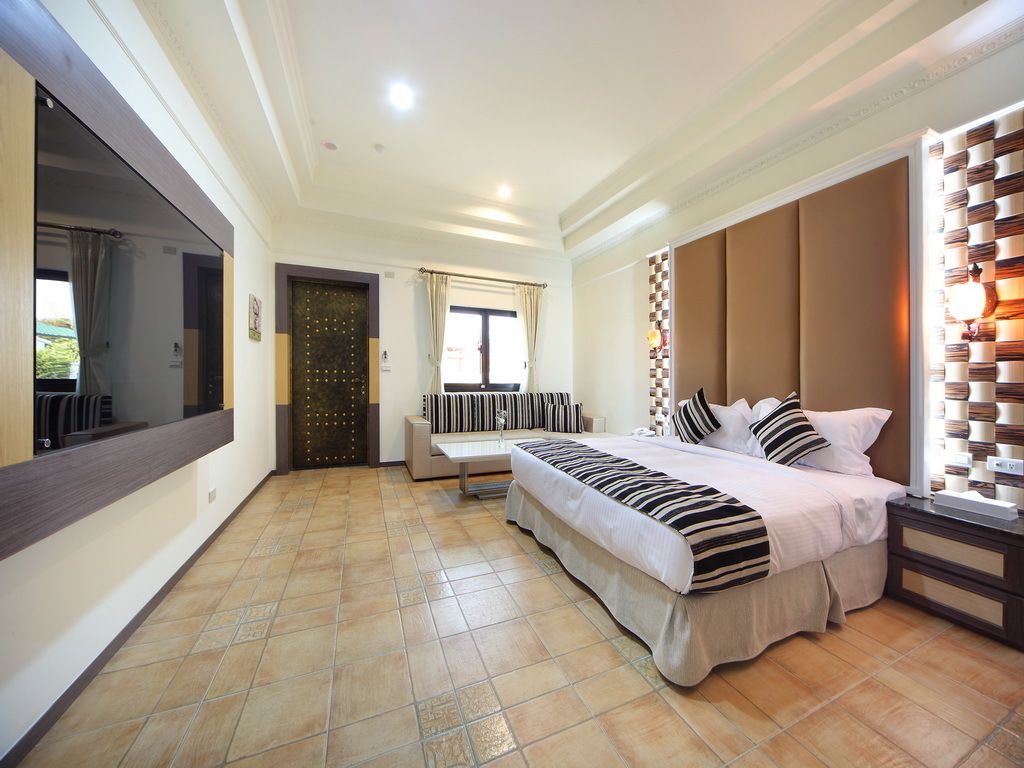 superior room | premium bedding, down duvets, individually decorated