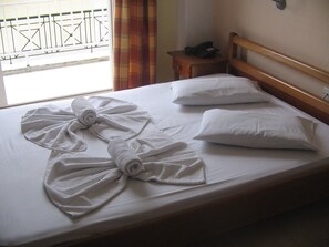 Caja de seguridad en la habitación y escritorio 