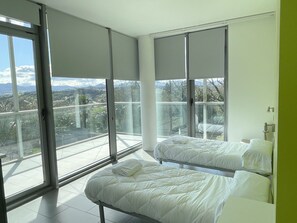 Double Room, Balcony | Free WiFi, bed sheets - Uba Hostel (San Sebastián)