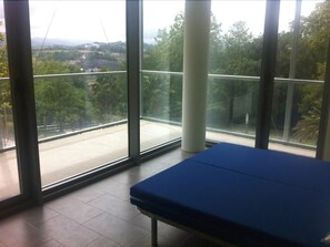 Double Room, Balcony | Free WiFi, bed sheets - Uba Hostel (San Sebastián)