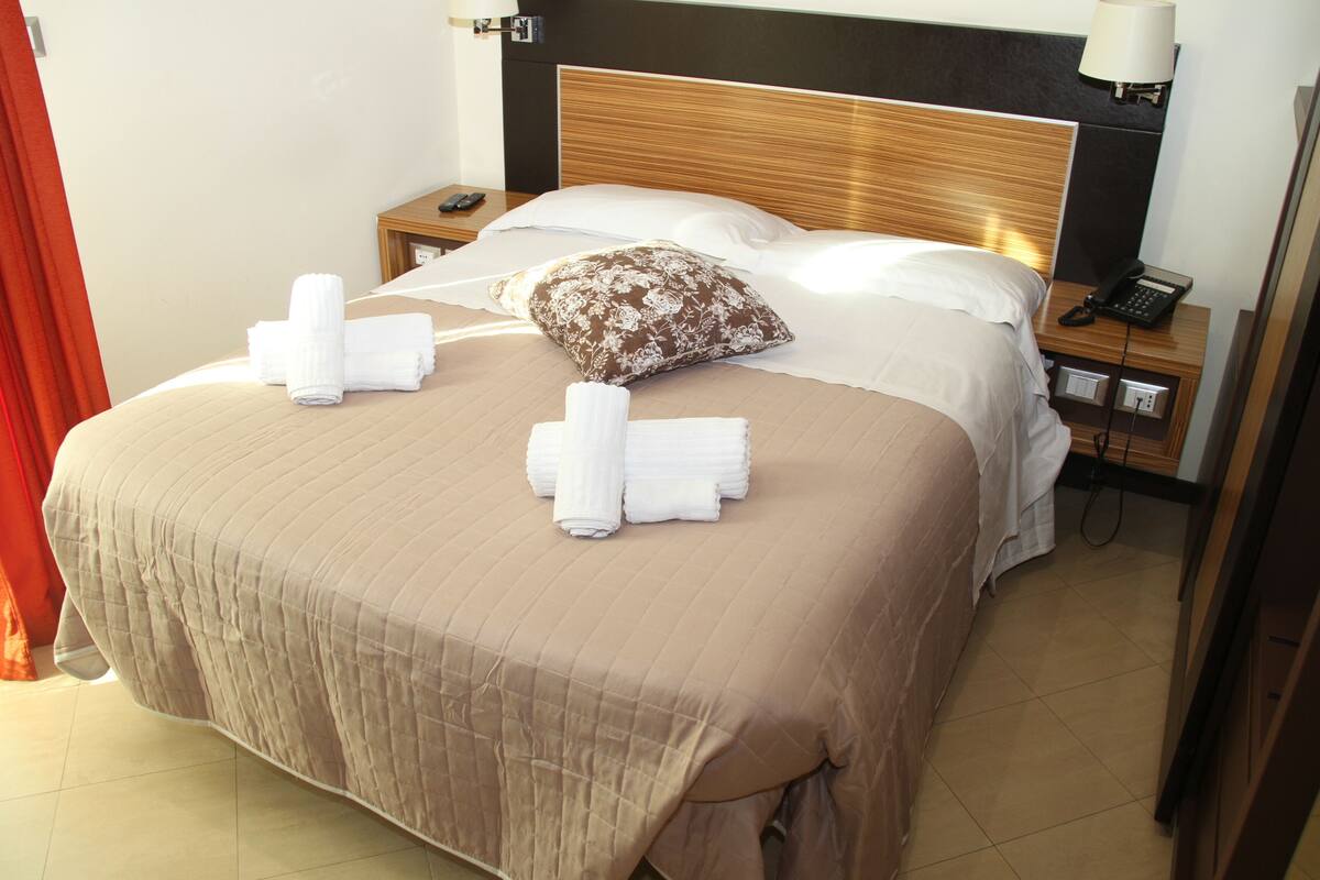 Standard Room, 1 Large Single Bed, Balcony