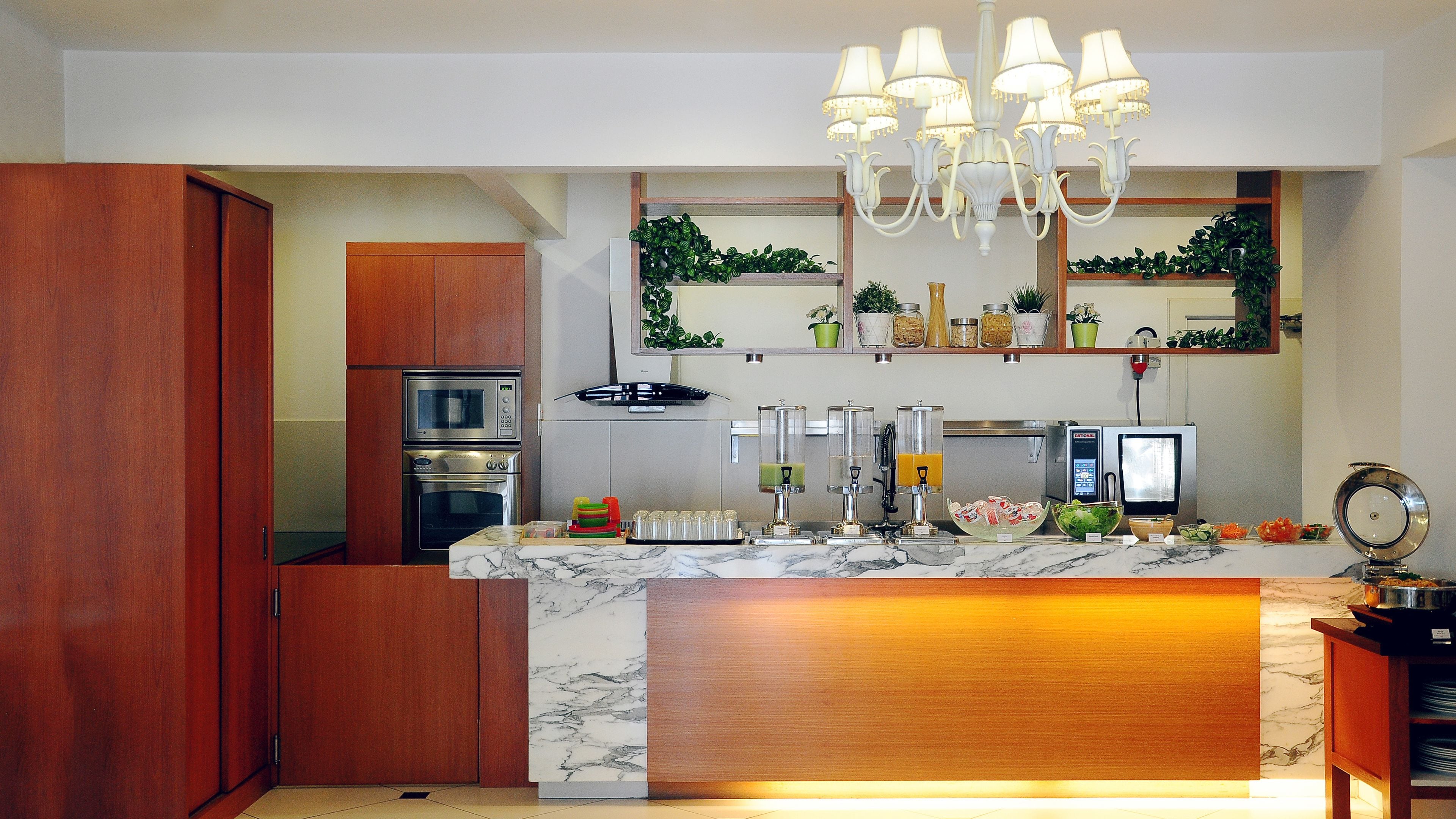 breakfast served, al fresco dining