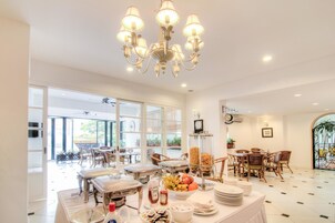 Daily buffet breakfast (MYR 30 per person)