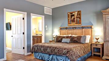 In-room safe, individually decorated, desk, free WiFi